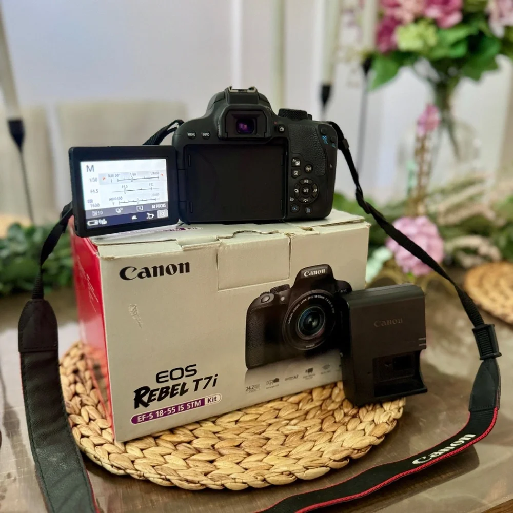 Canon EOS Rebel T7i DSLR Camera | Excellent Condition + Lens Included